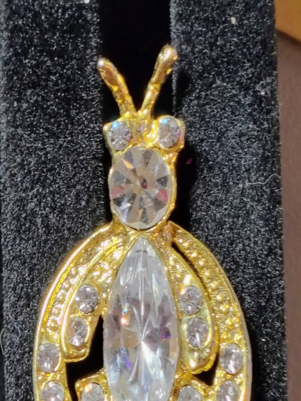 Vintage Rhinestone Bee Scatter Pin – Gold‑Tone Wings & Marquise Body – 1.25” Bro